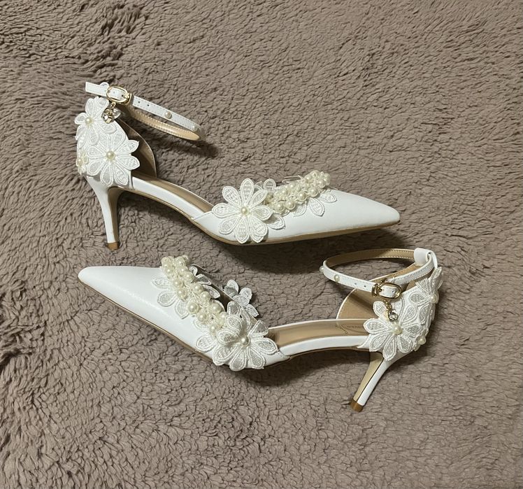 Pantofi cu toc de ocazie