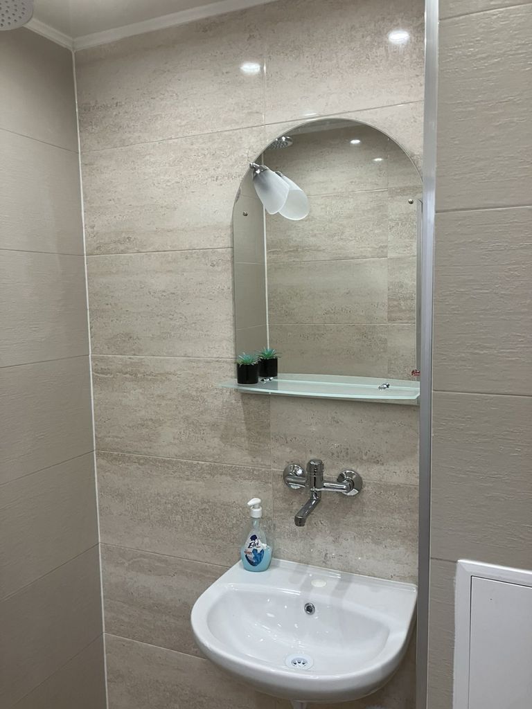 Дава се под наем Едностаен апартамент в Шумен, Тракия - 43 кв.м за 229.5 € - Снимка #3