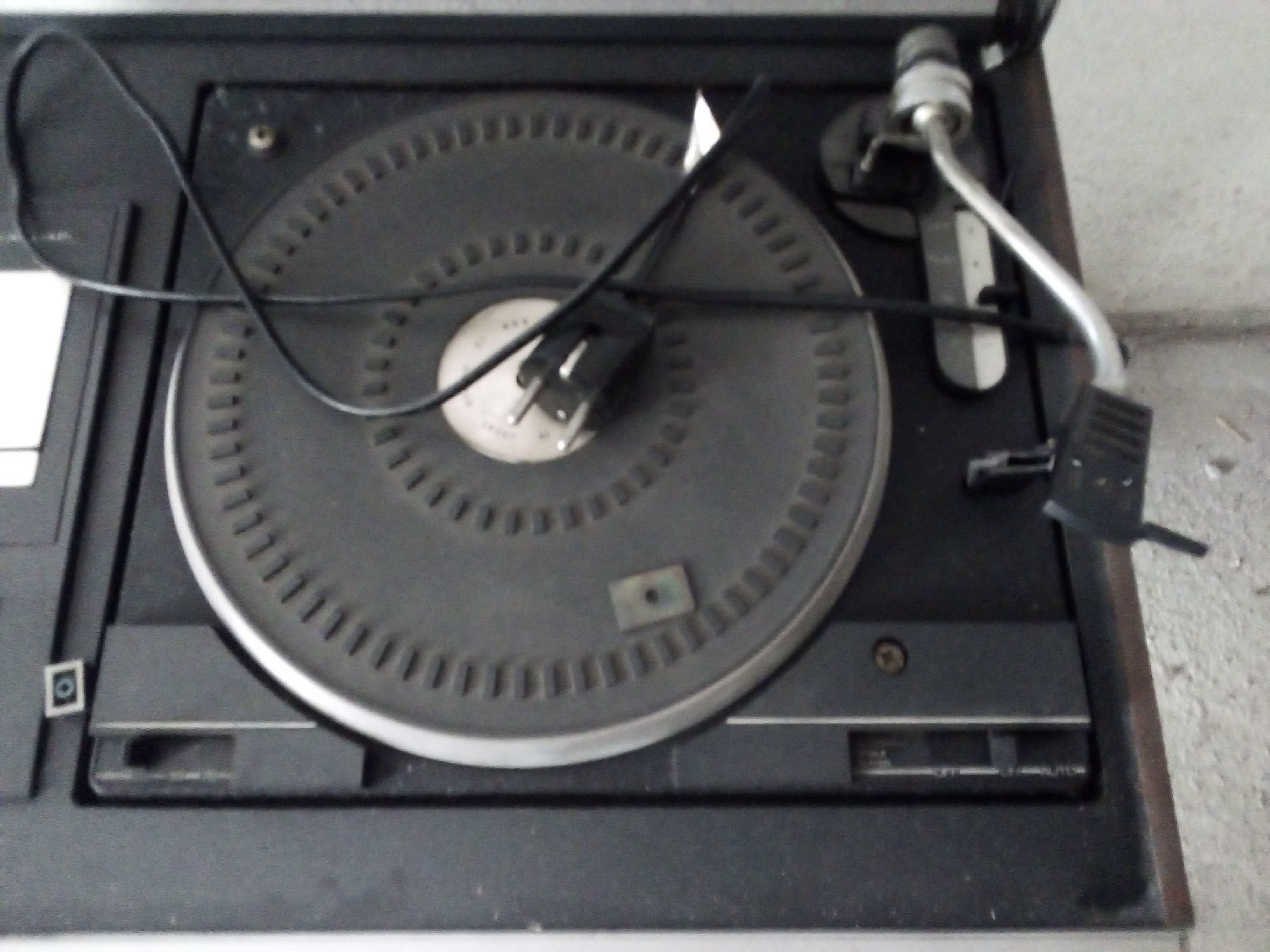 REALISTIC CLARINETTE 350 AM/FM radio cassette record player