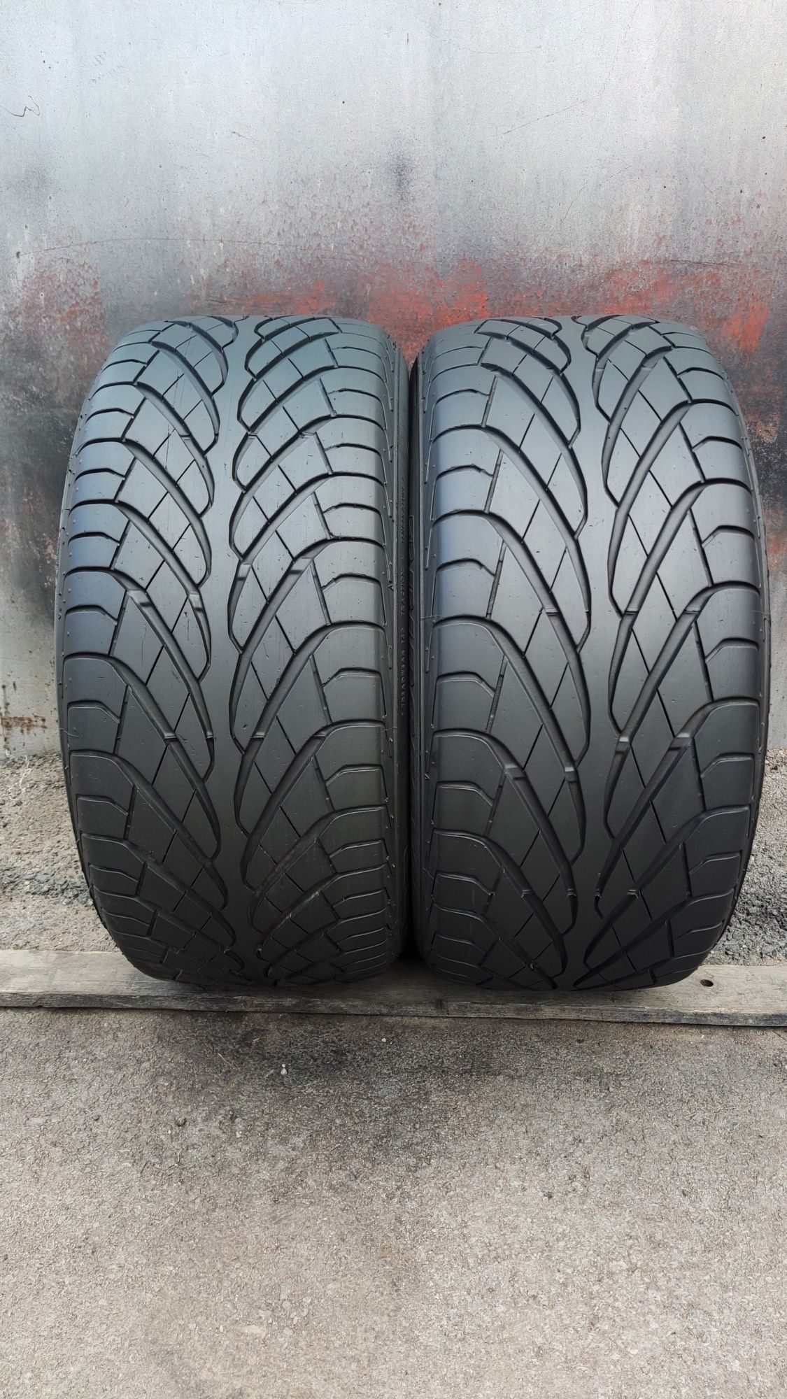 2бр летни гуми 245/45/16 Bridgestone 
7+mm
Добро състояние на гумите