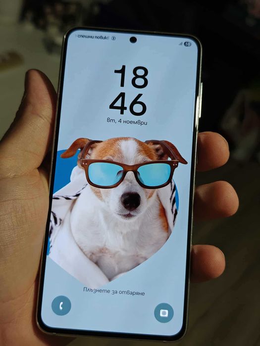 Телефона е като нов