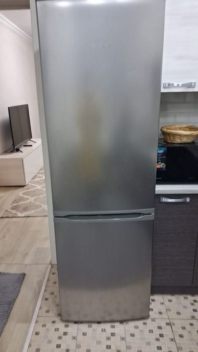 Холодильник  рабочий  для кухни