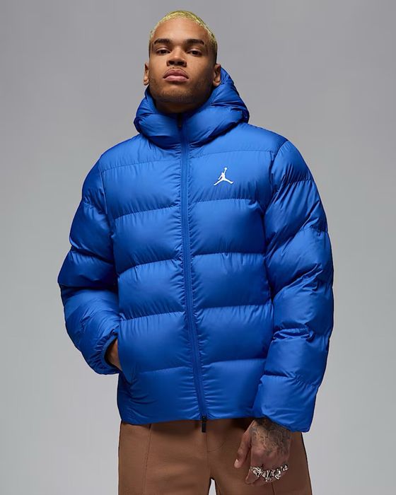 продам новую оригинальную куртку jordan