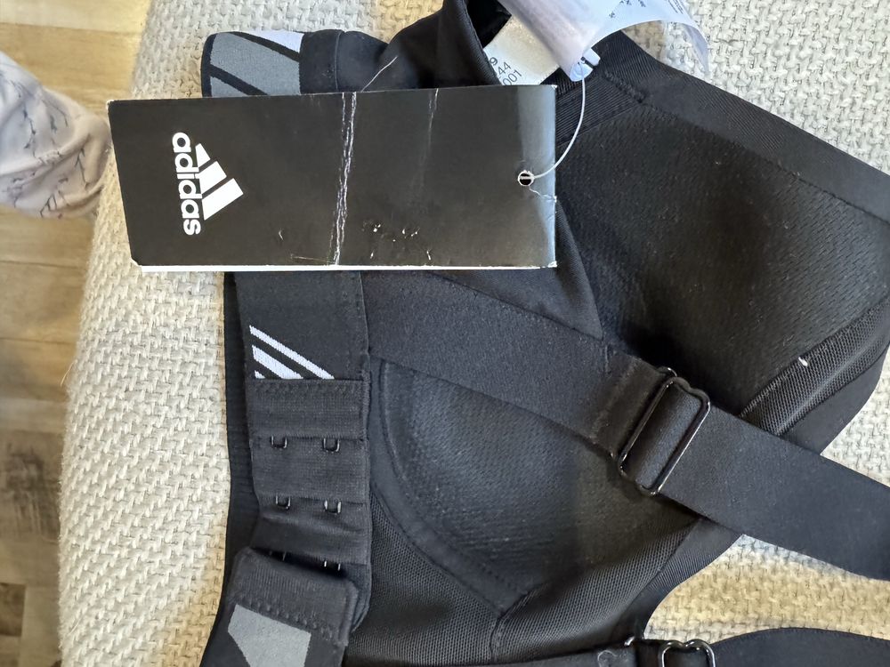 Дамско бюстие Adidas xs
