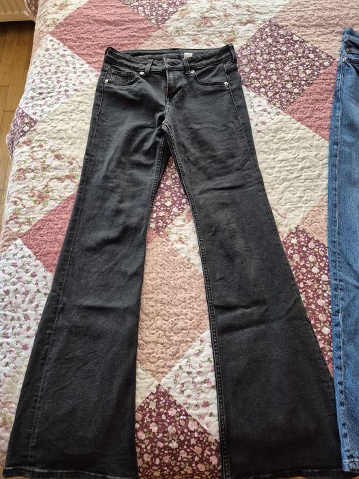 Запазени дънки с широк крачол