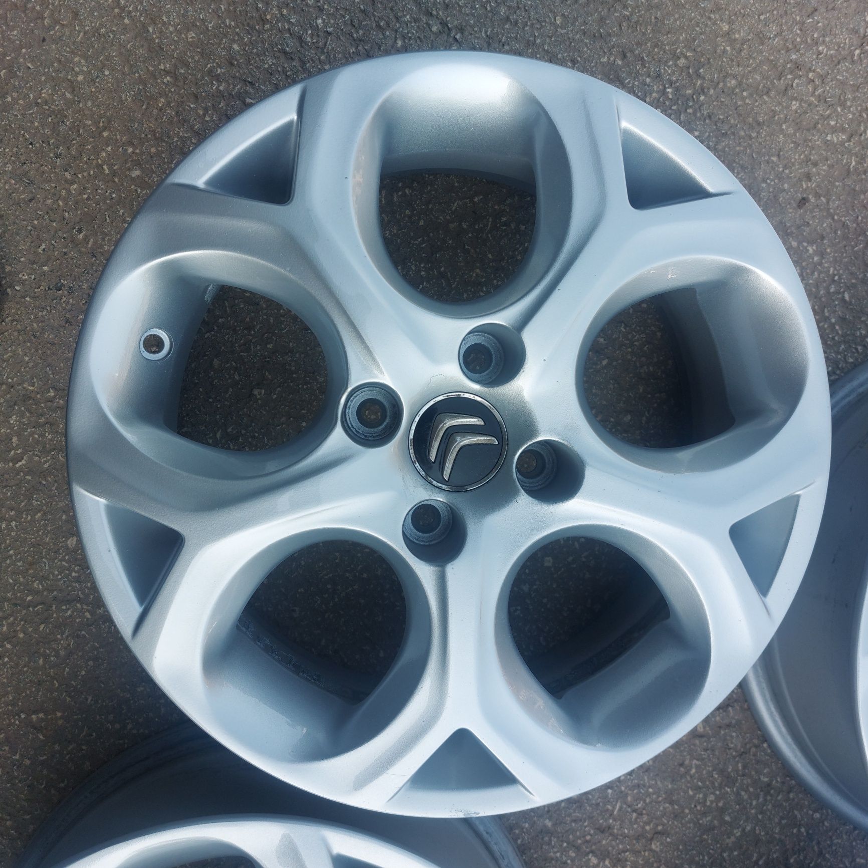 Лети (Алуминиеви)джанти  16" 4 x108 Ситроен С4 ,Пикасо,Пежо"