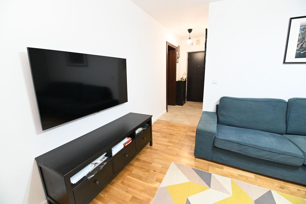 Vanzare apartament 3 camere Rovine