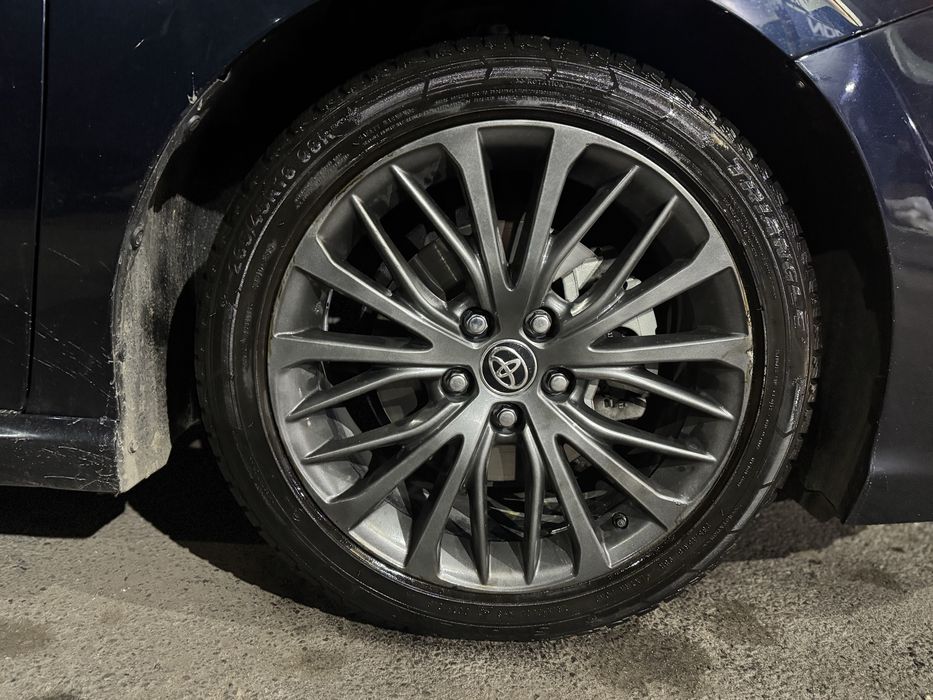 Продам зимние резины с дисками камри 70