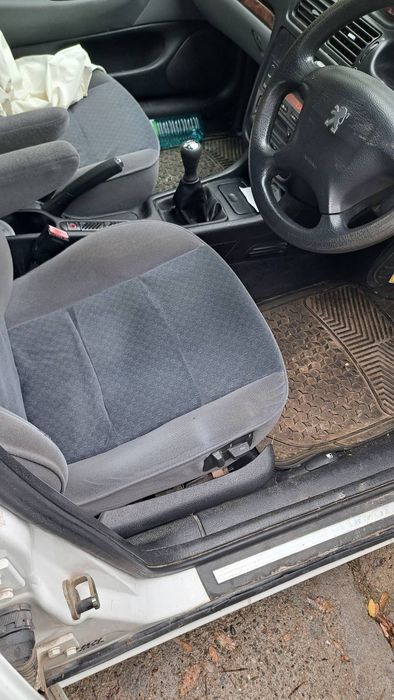 Продавам Peugeot 406 2000 кубика 90 коня