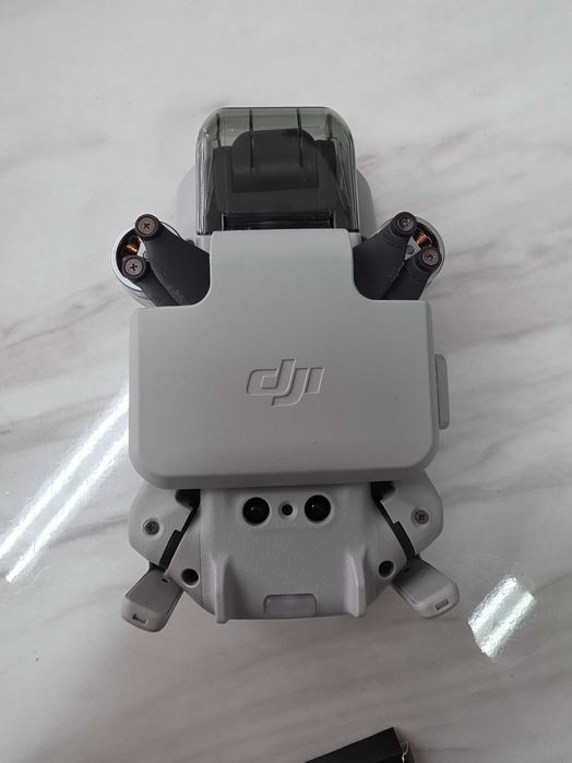 Dronă DJI Mini 2 – ca nouă + multe accesorii (Fly More Combo)