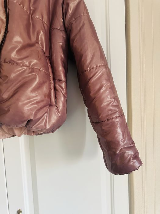 Geaca din puf si material impermeabil , calduroasa si usoara masura S