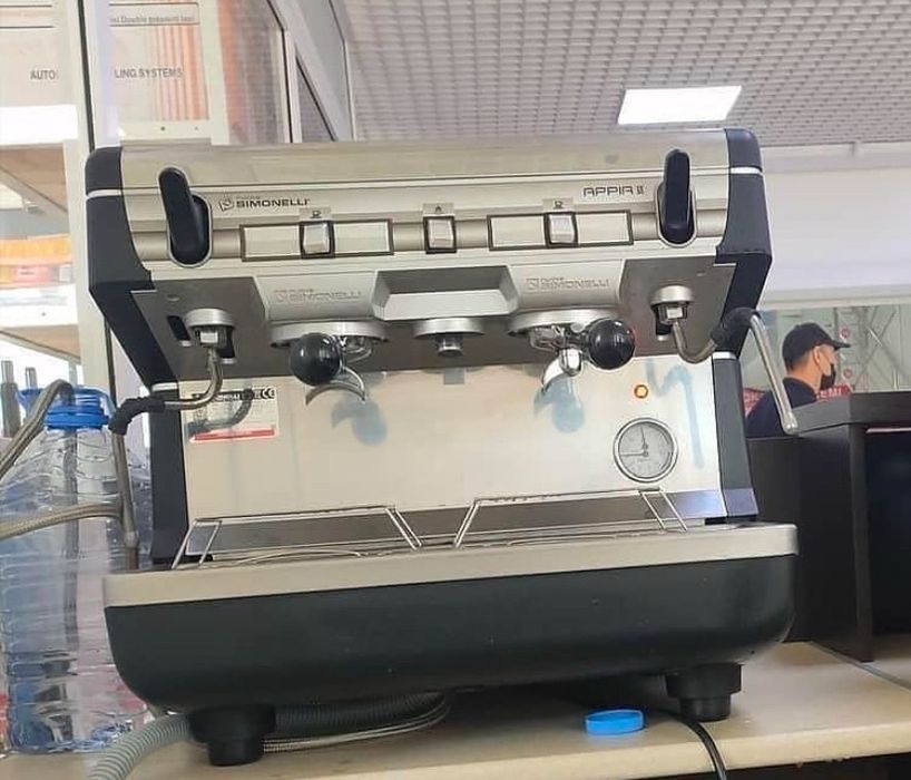 Кофемашина Nuova Simonelli Appia Il Compact 2 Gr S серебристый, черный