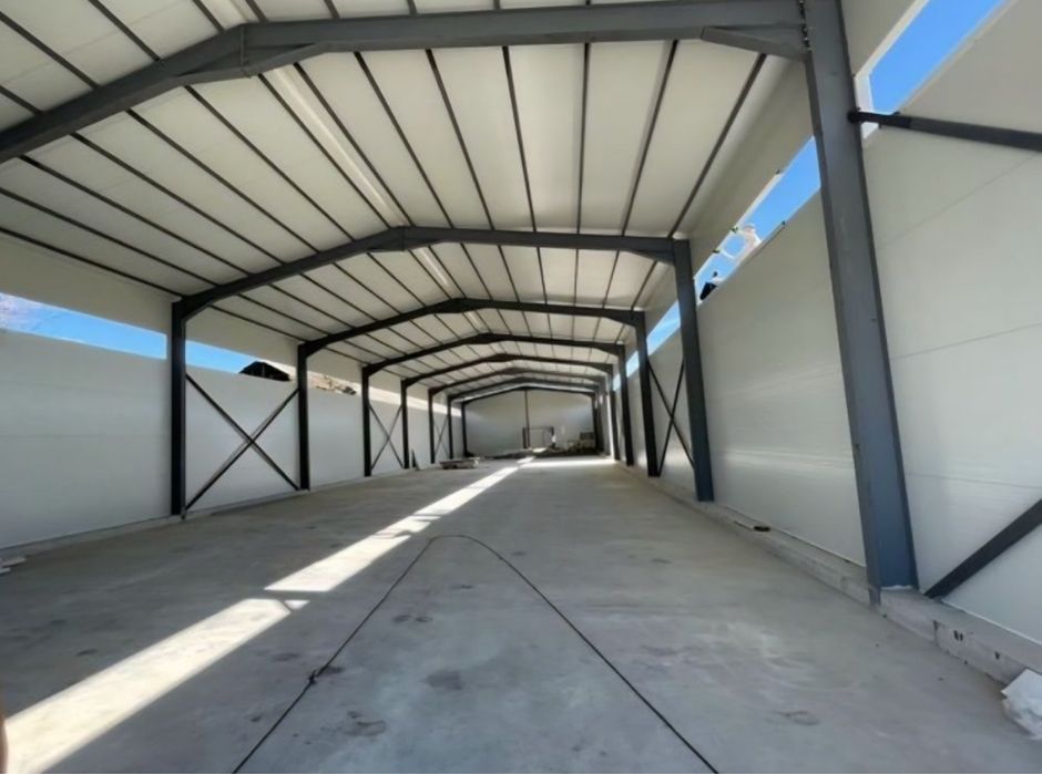Vand hale si structuri metalice accept variante cu duba