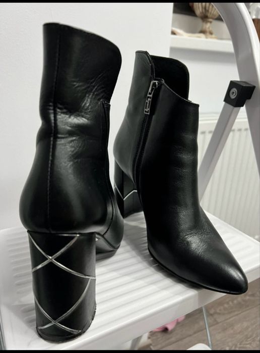 Botine piele naturala Capricia