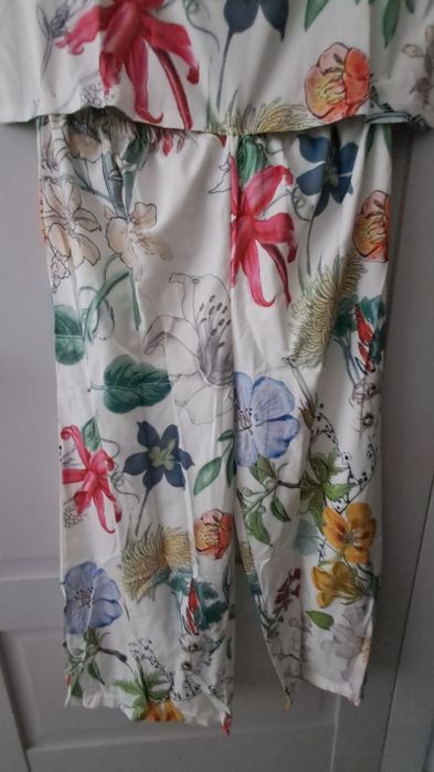 Costum pentru damă