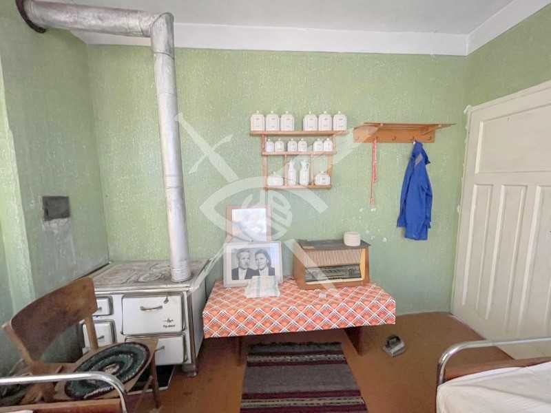 Двуетажна къща в село Бръшлян 38149