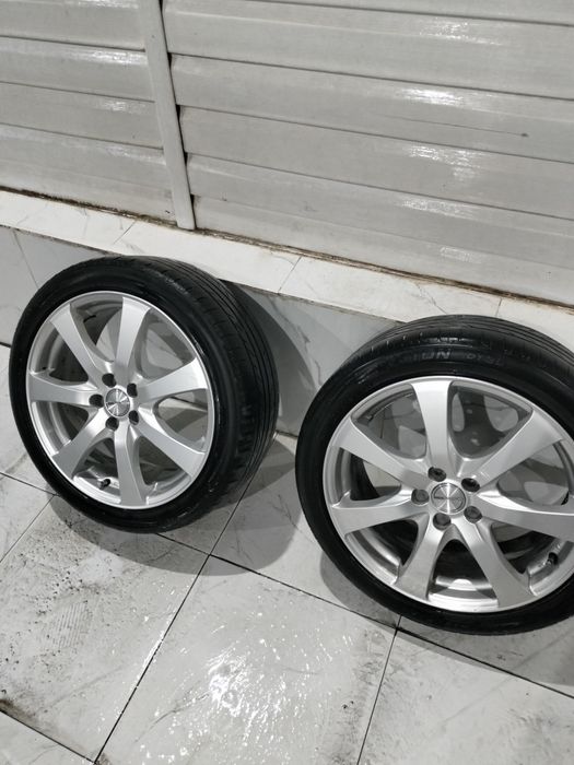 Продам диски с резиной, размер 17/45/215. 5/100. Тойота Авенси, Субару