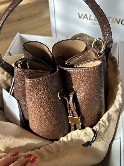 Чисто нова чанта(VALENTINO)