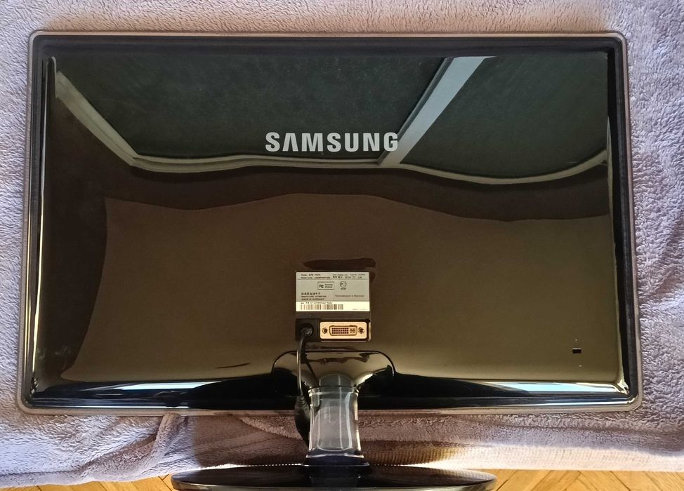 Монитор 23" Samsung SyncMaster P2370, Full HD  - Отлично състояние