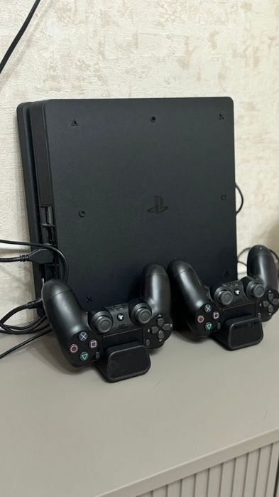 Продам PlayStation 4 slim 1 tb