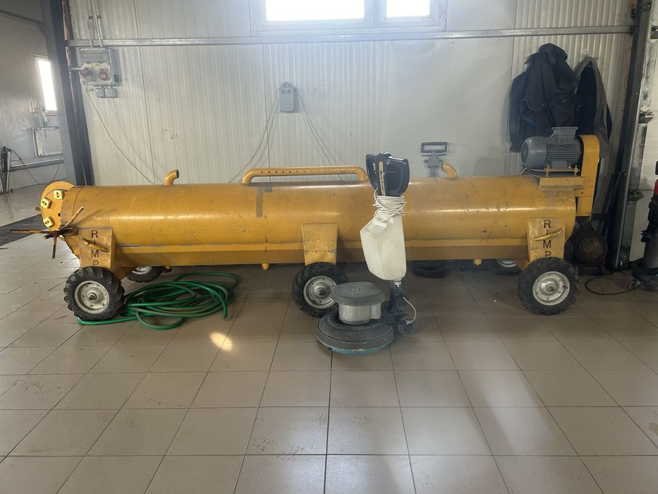 Vand centrifuga de covoare cu perie