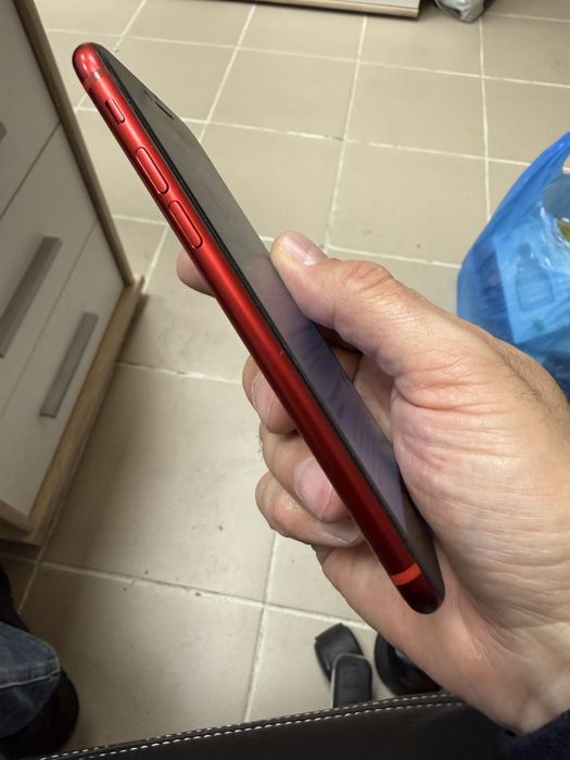 iPhone 8 red 64gb