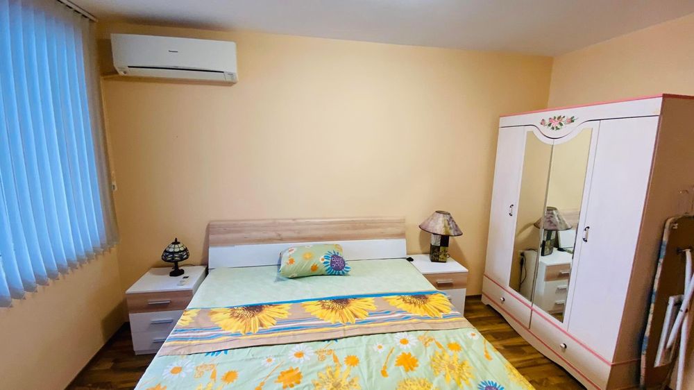 Дава се под наем Двустаен апартамент в Бургас, Славейков - 63 кв.м за 433.5 € - Снимка #2