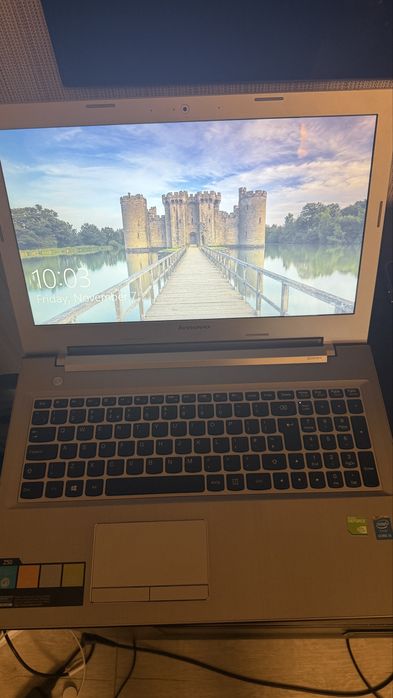 Vand laptop Lenovo 15.6”
