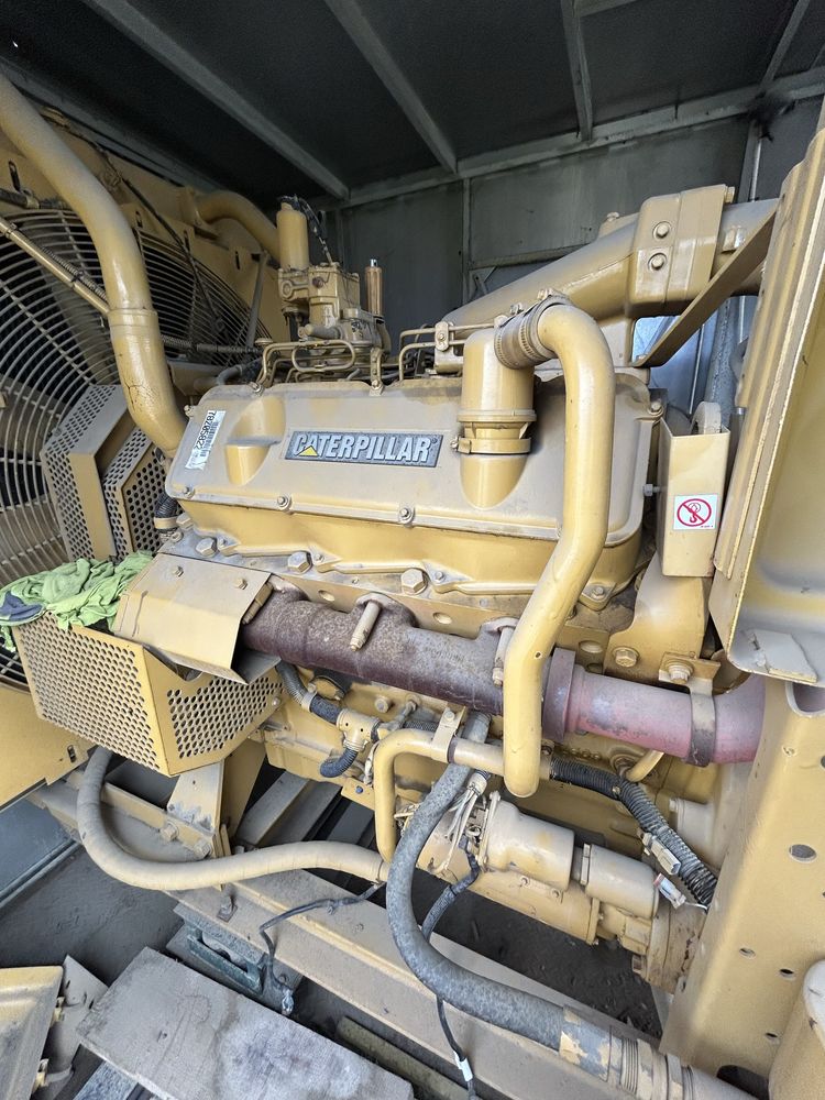 Vând motor caterpilar Motor caterpillar 3408 disel 240cp horse power