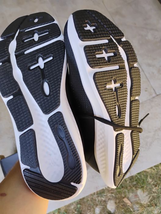 Under Armour, Charged Pursuit 3