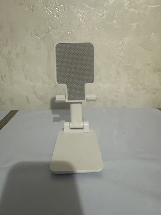 Продаю подставку для телефона и зарядку для айфона