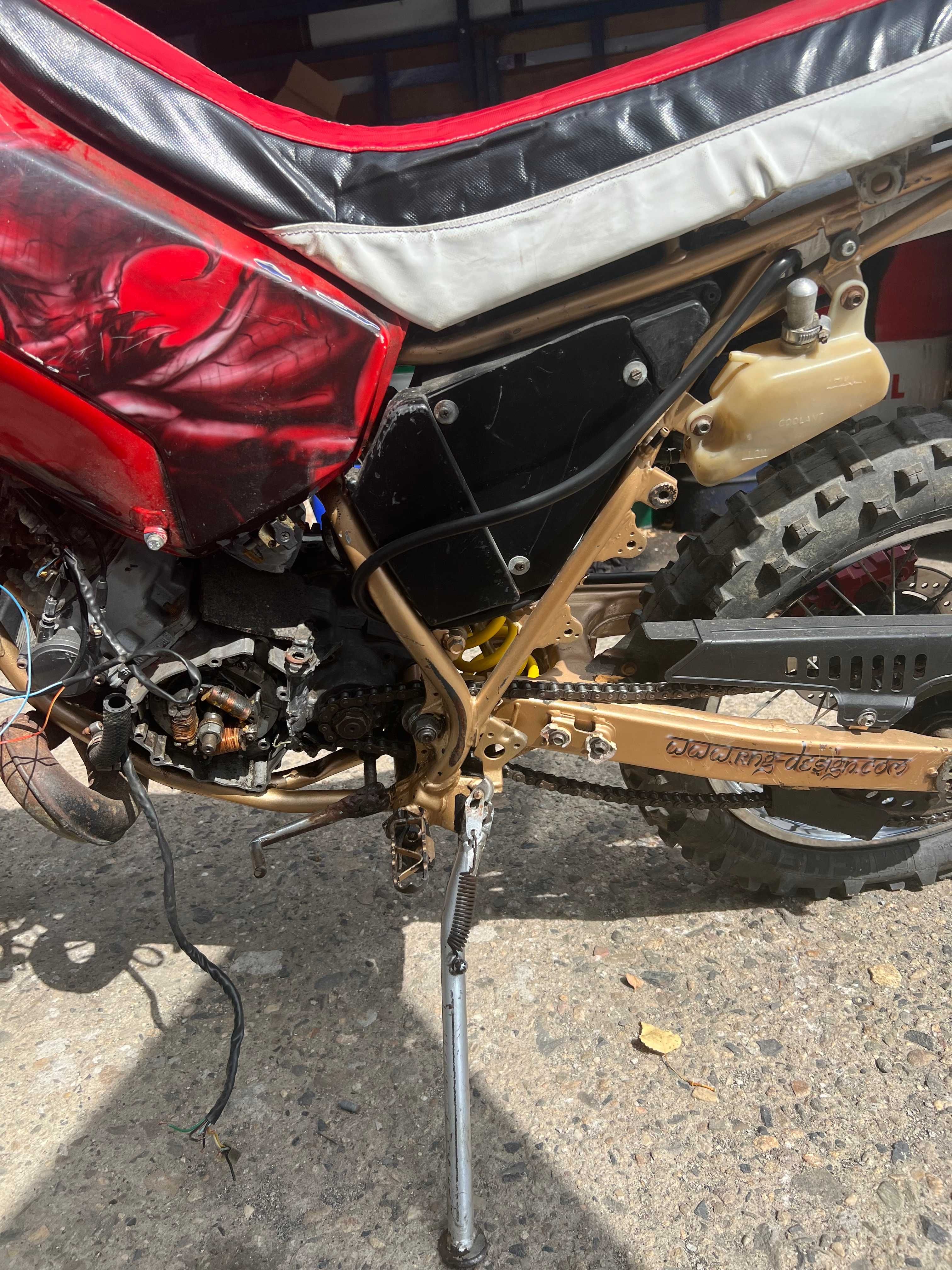 Yamaha DT 125 за части цял.