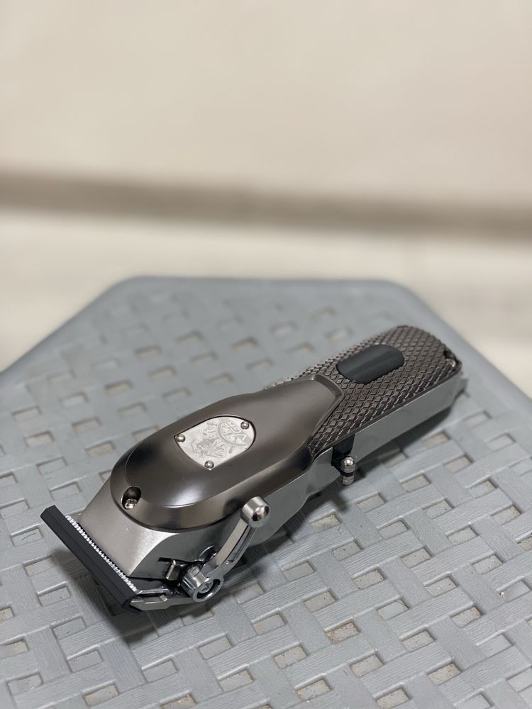 Професионална машинка за подстригване  VGR 276
