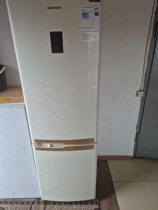 Продам холодильник