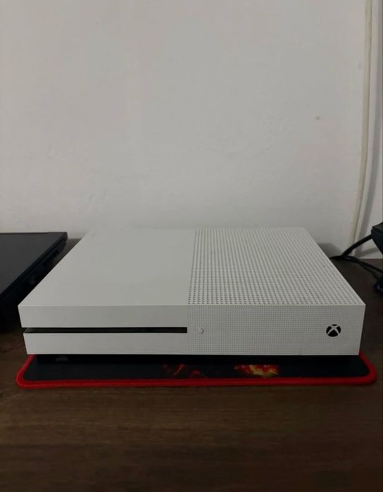 Vând  Xbox  one s