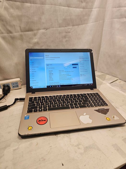 Laptop asus X540LA intel i3 gen4 SSD sau dezmembrez
