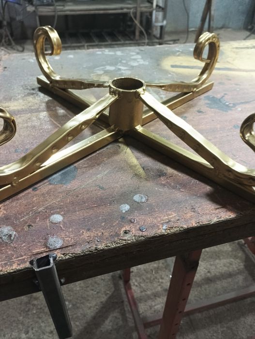 Подставка под живую елку