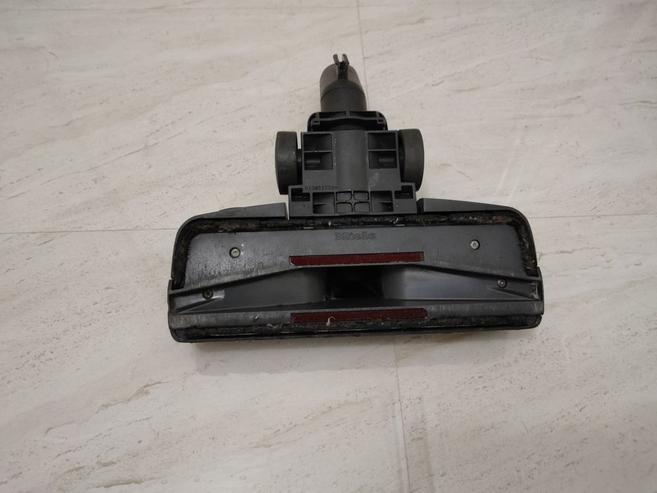 Продавам четка за прахосмукачка Миеле/Miele.