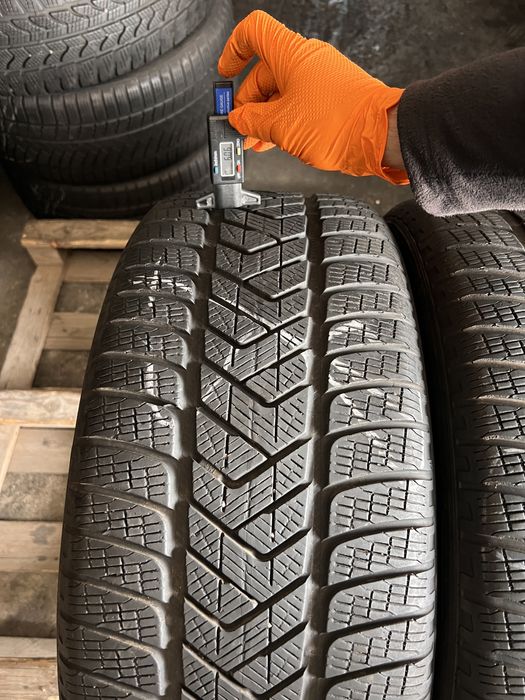 2 anvelope iarna 255/45/20 , Pirelli , 6 mm