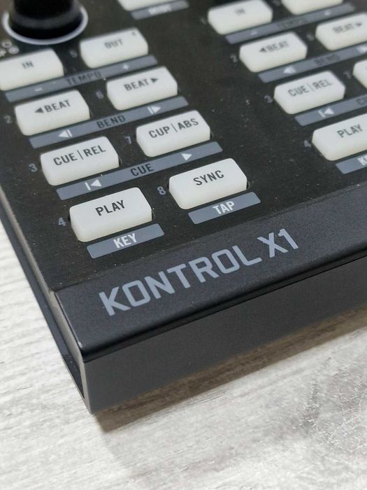 FX Котролер Native Instruments Traktor Kontrol X1 MK1