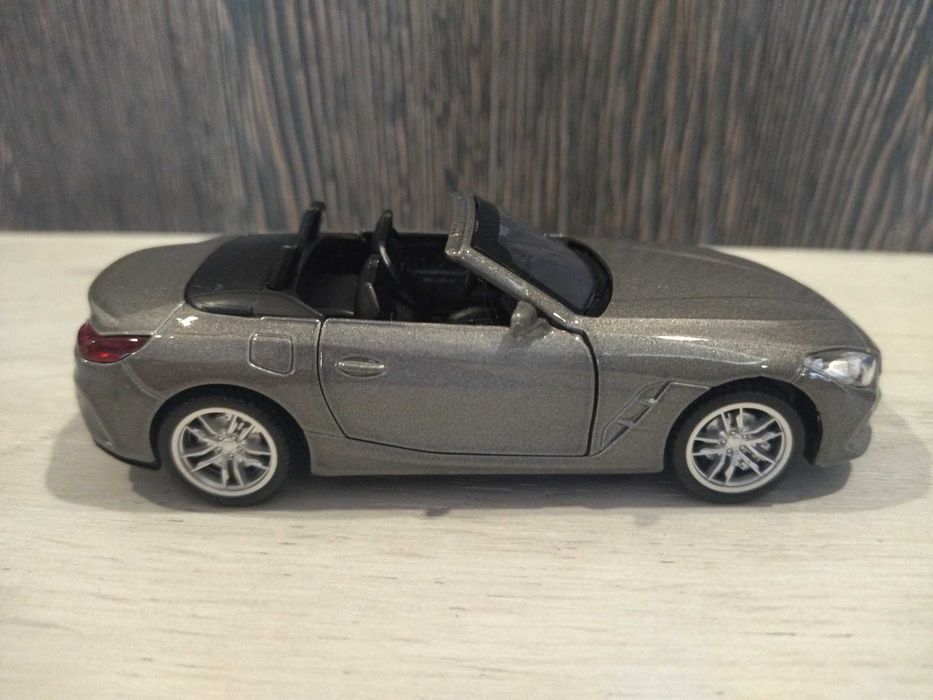 Метална количка BMW Z4 M40i !!!