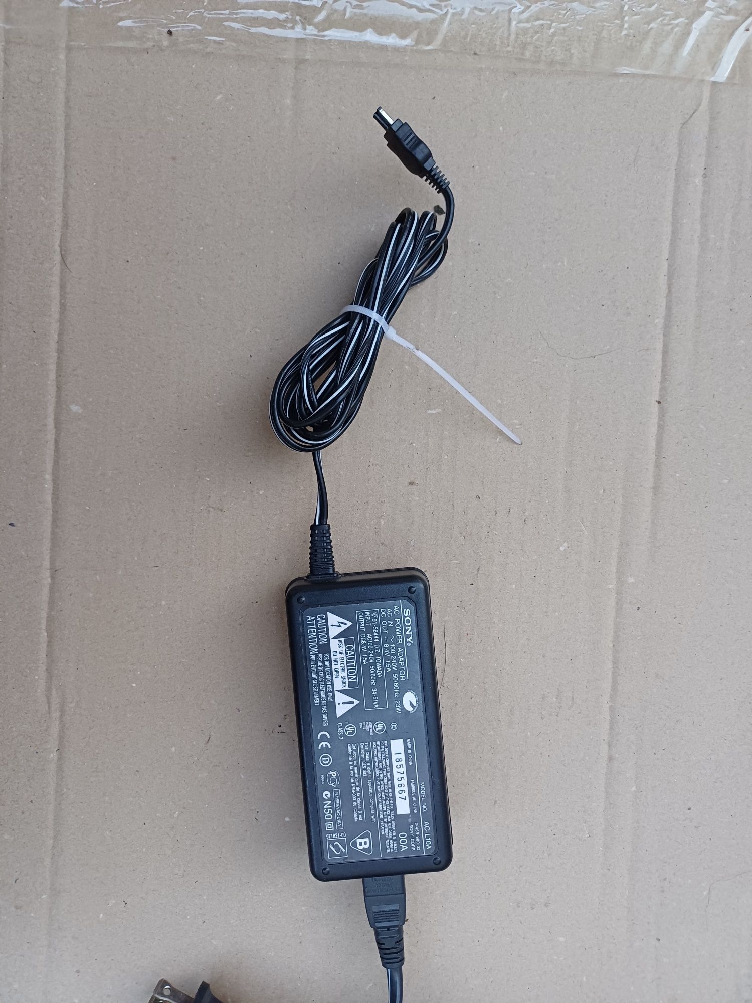 Incarcator camera Sony AC-L10A   8.4V 1.5A