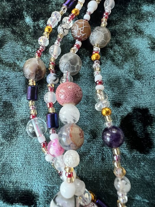 Колие от полускъпоценни камъни