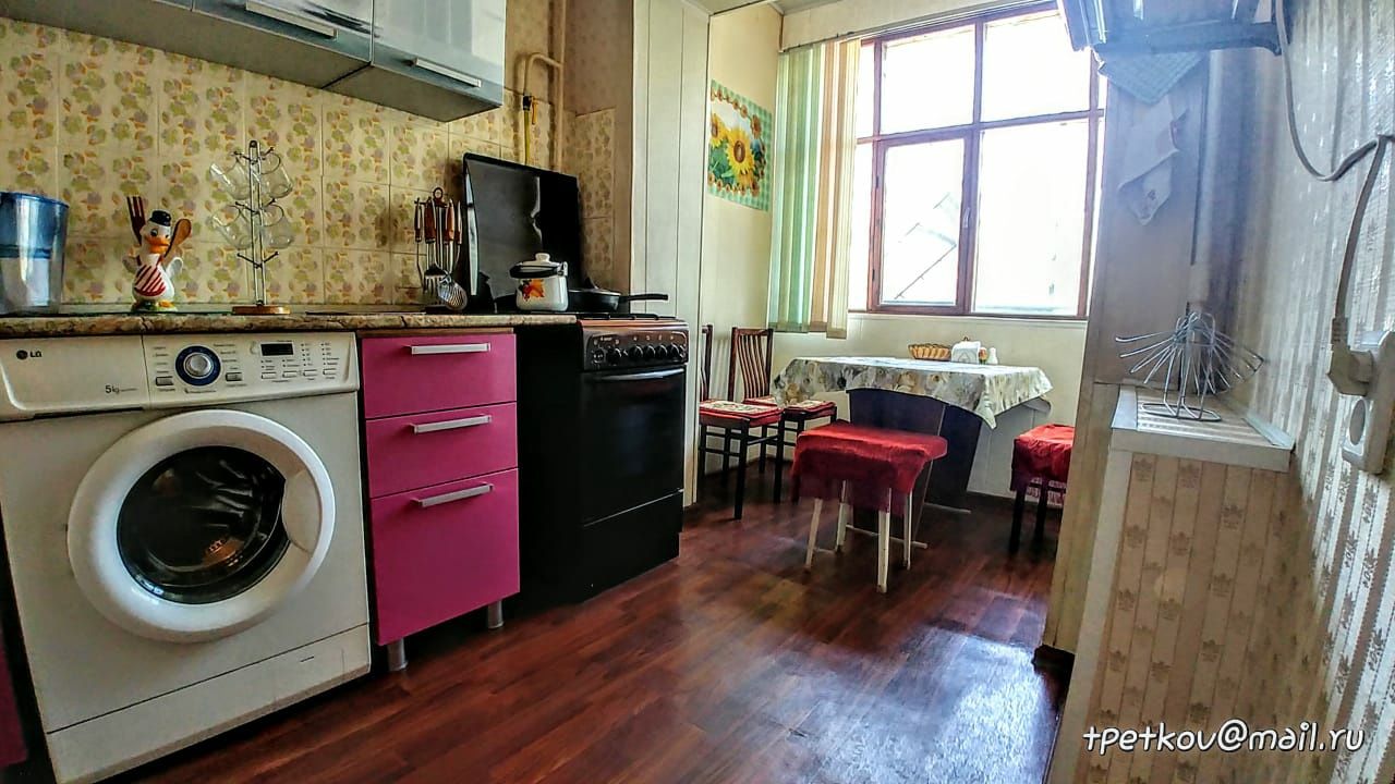 Сдается с бойлером чистая ,2 ком 8 микр-12000,1 ком.3"б" микр.-8000.