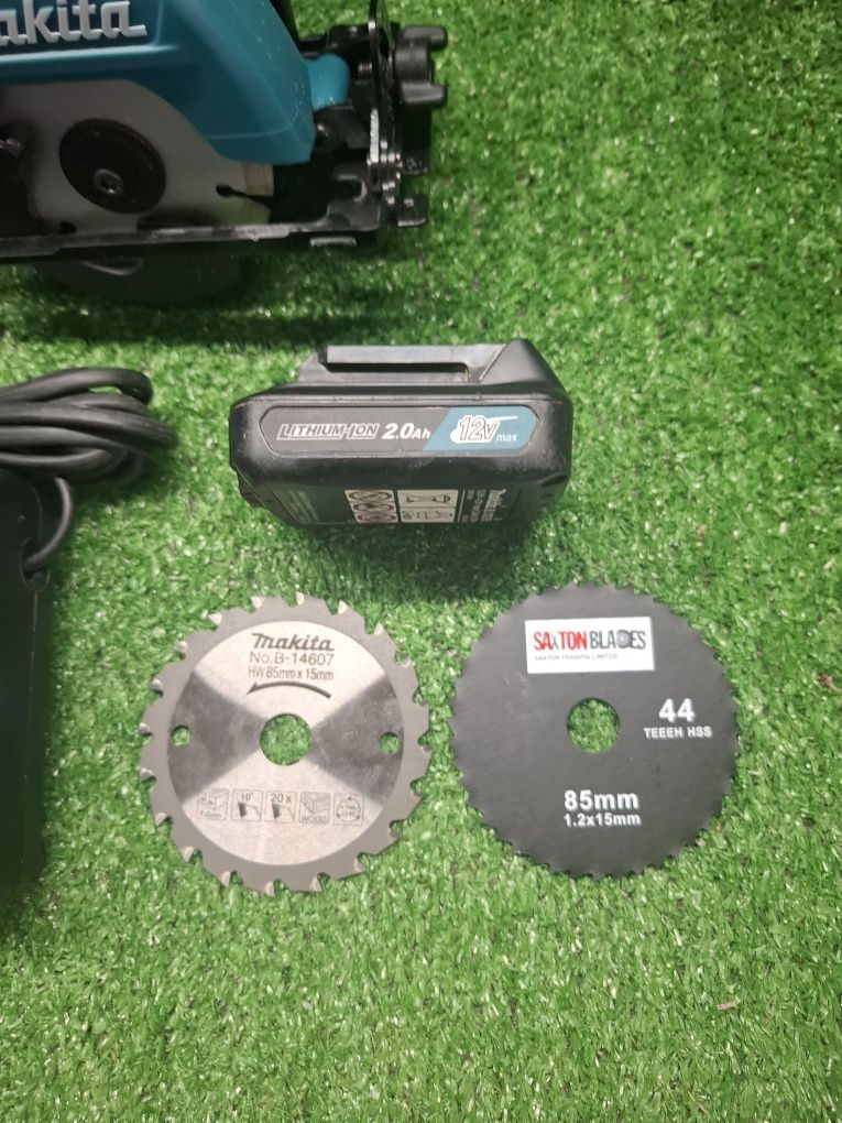 Чисто нов компактен циркуляр на Makita HS301DZ