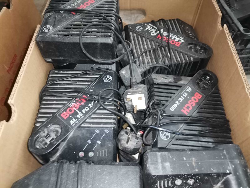 Зарядно - Bosch AL15FC 2498