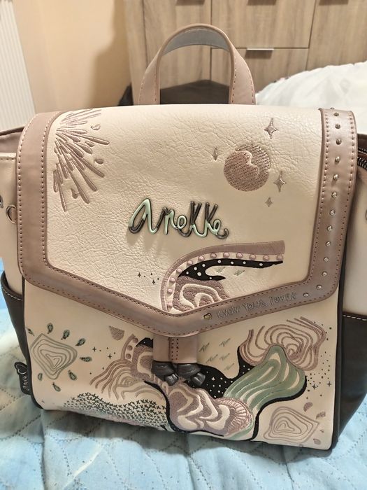 Продавам дамска раница