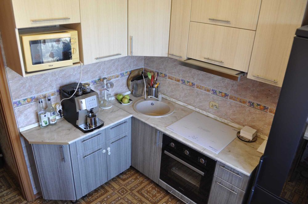 Продам 3-х комнатную мебелированную квартиру в центре, М.Горького 82