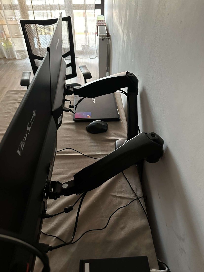 Suport pentru 2 monitoare reglabil