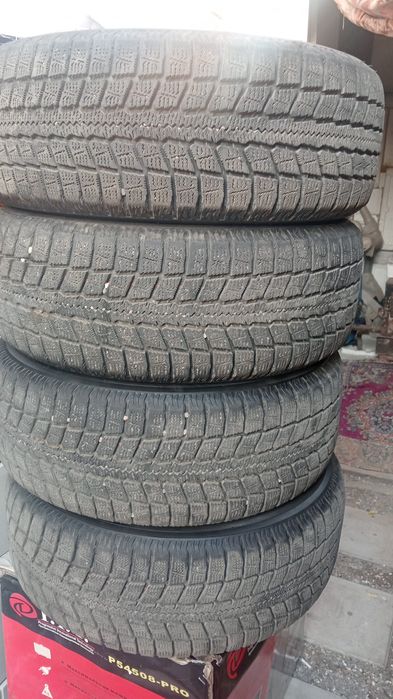 Шины зимние 215/60/16